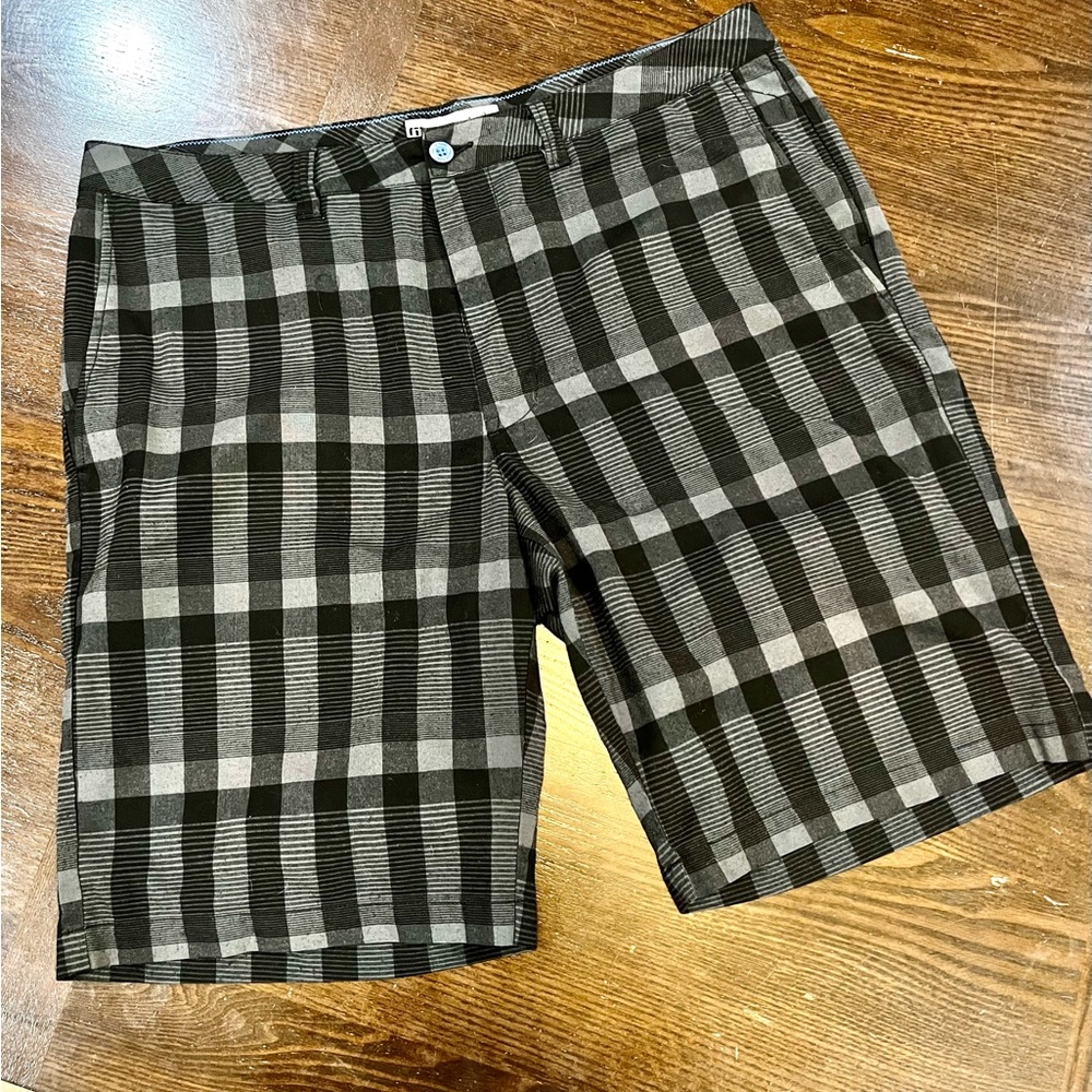 Men’s Travis Mathew shorts